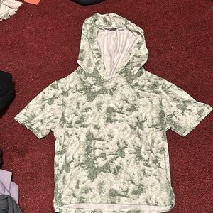 Tie-dye short sleeve with hood